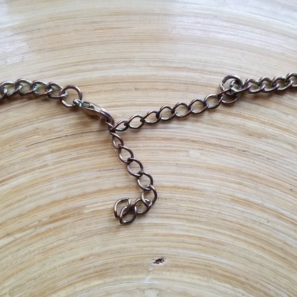 3/$20 Fashion Jewelry Flower Necklace - Picture 8 of 9